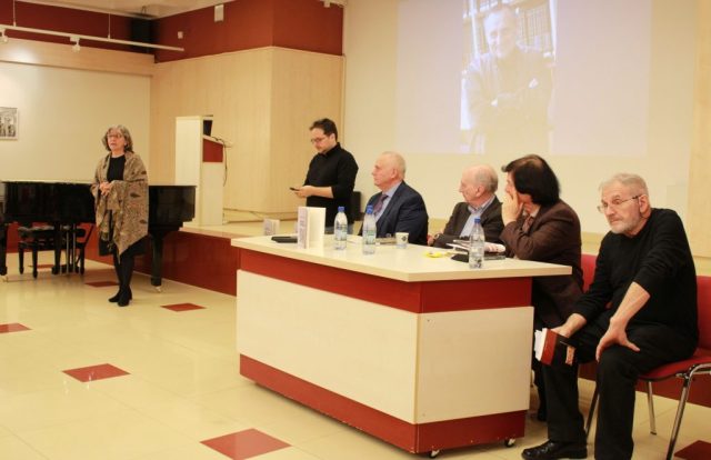 EXPOZIȚIE ȘI PREZENTARE DE CARTE Daniel Vighi (10 noiembrie 2025) 01