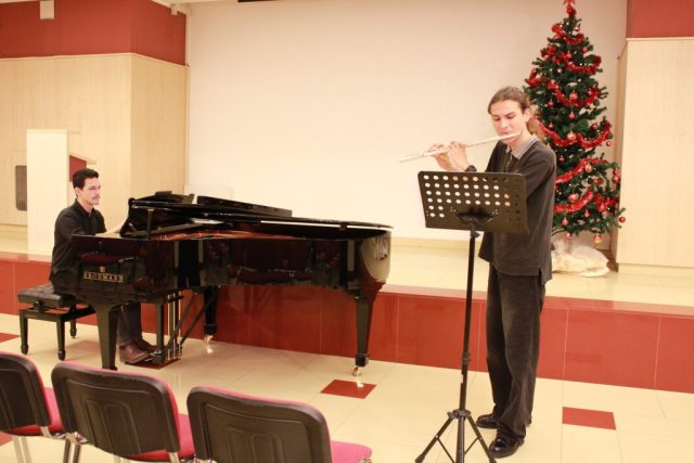 MUZICA DE LA ORA 12 (3 decembrie 2025) 02